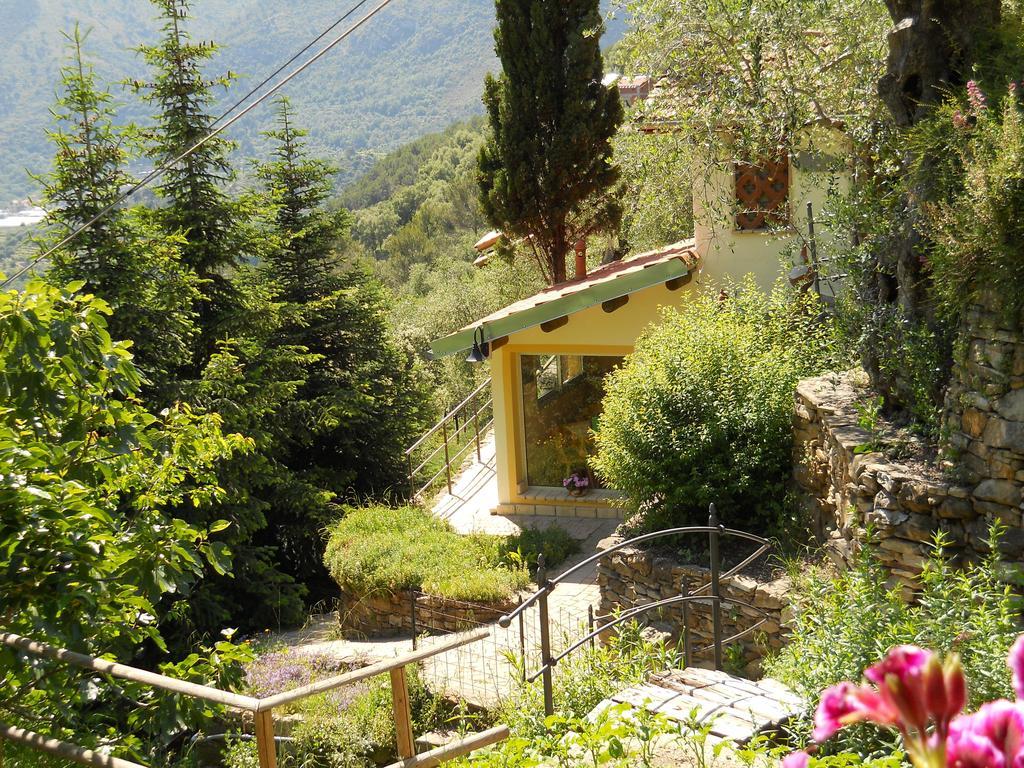 Lo Scoiattolo Villa Ventimiglia Eksteriør bilde